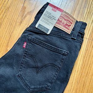 Levi's Ribcage Straight Ankle Jeans in Size 27